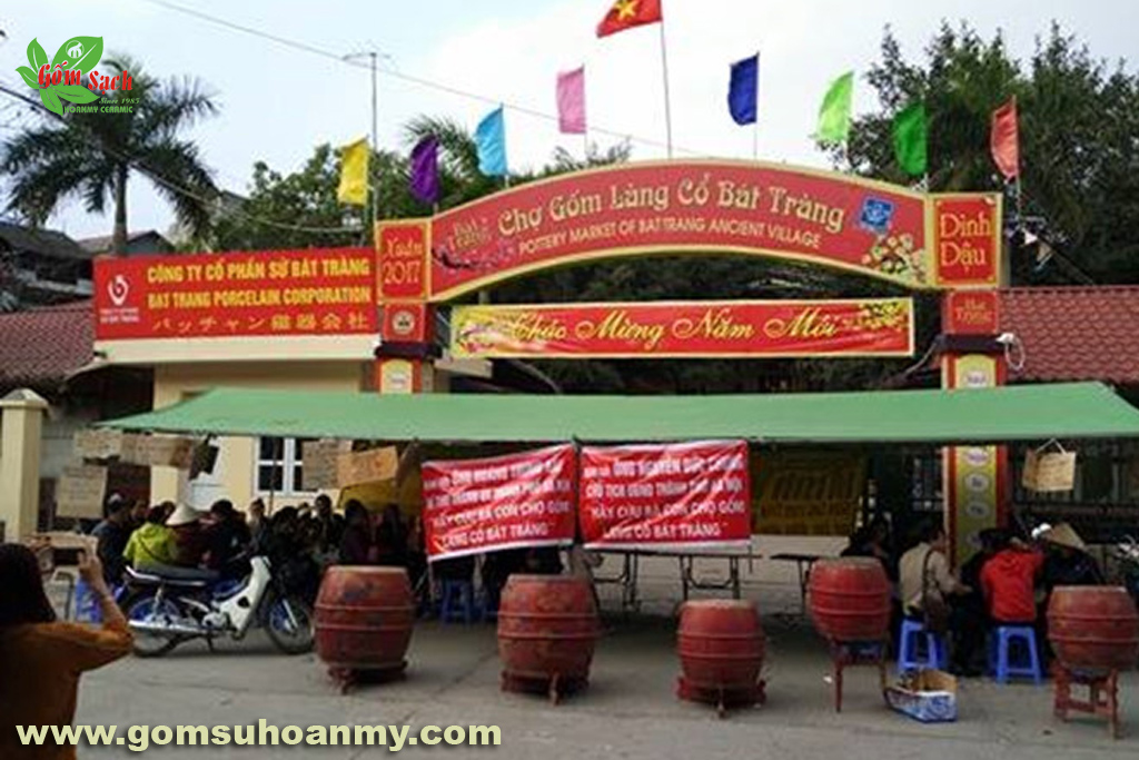 Phản đối đóng cửa chợ gốm Bát Tràng